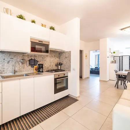 Appartamento Metro-v.veneto Luxury Apartament *